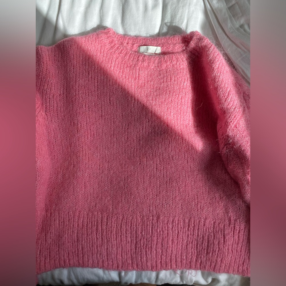 Light pink H&M alpaca wool sweater size small, perfect condition never worn